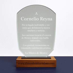 Reconocimiento en vidrio con base de madera – Modelo Escudo