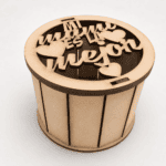 Caja de regalo personalizada en madera MDF elaborada con corte laser