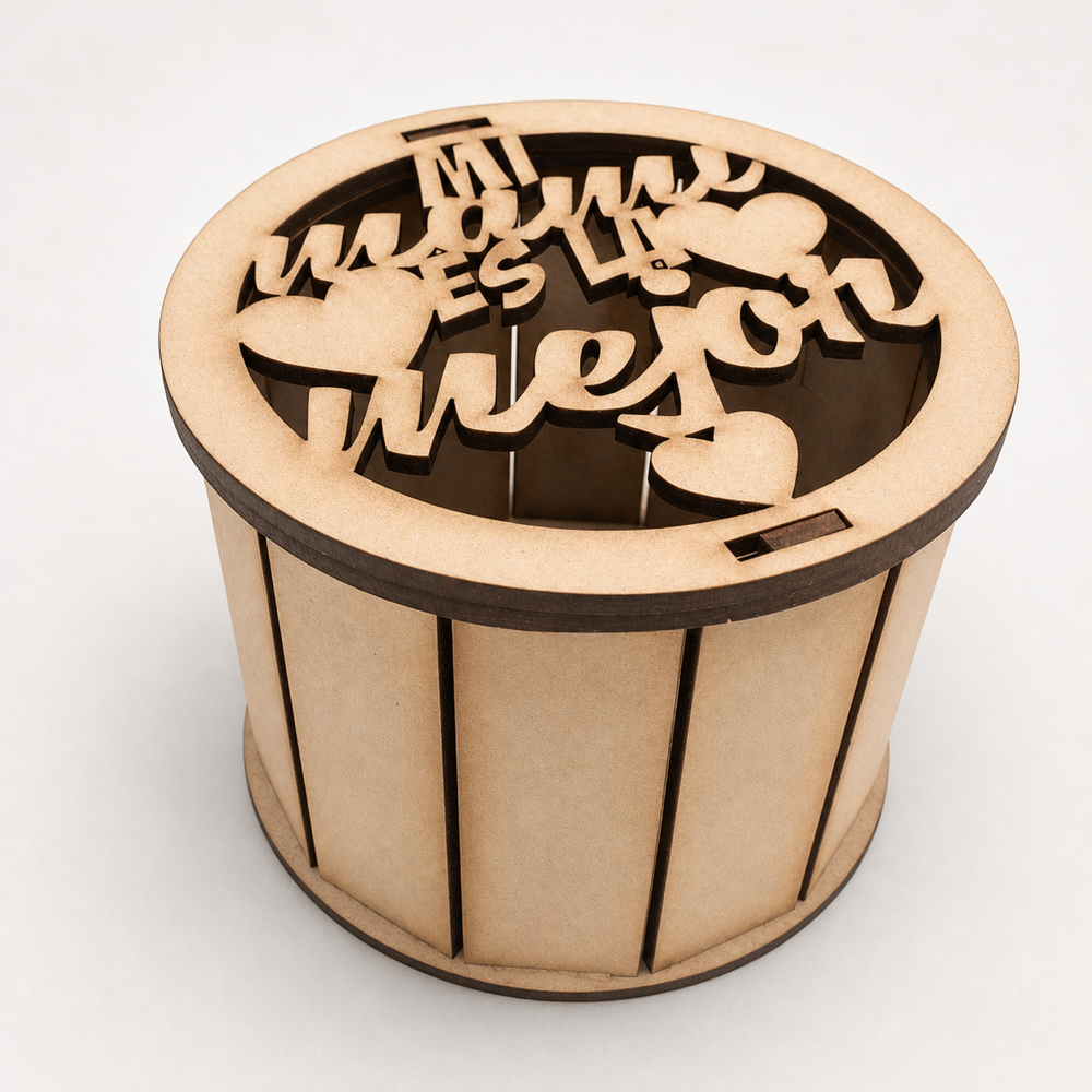 Caja de regalo personalizada en madera MDF elaborada con corte laser